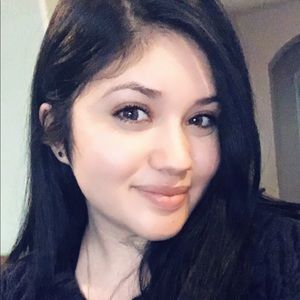 Meet your Posher, Crystal